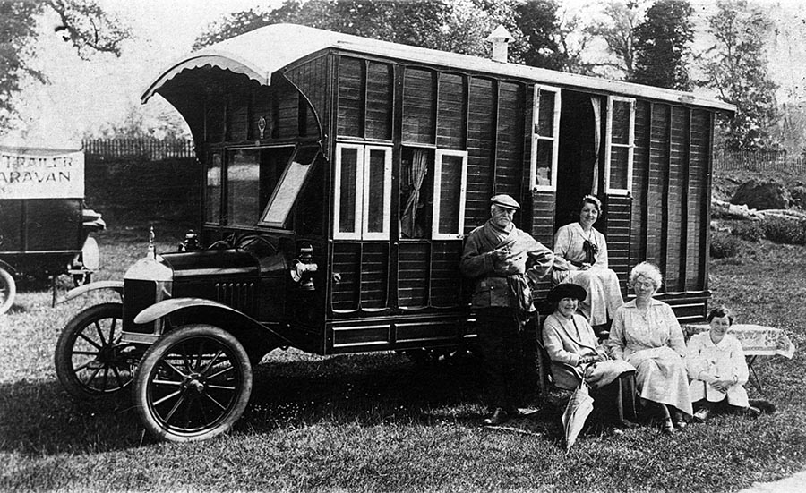 Historischer Wohnwagen - Hausboote - CampConsult - Immobilienmakler für Campingplätze