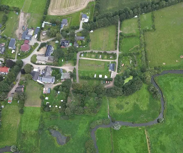 Bild eines Campingplatzes von oben - Angebote von CampConsult, Berlin