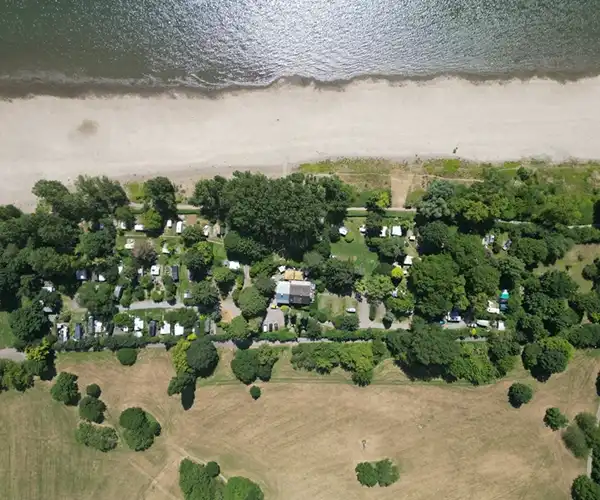 Luftbildaufnahme eines Campingplatzes in Köln