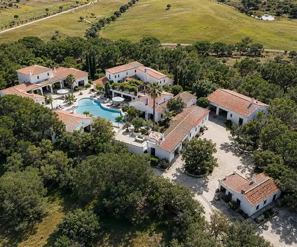 Luftaufnahme eines Anwesens in Portugal, Algarveküste - Verkauf durch CampConsult, Berlin